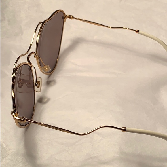 Miu Miu Butterfly Made in Italy hardly preloved - Picture 2 of 16